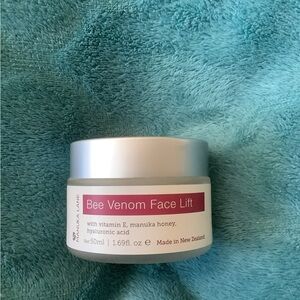 Bee Venom Face Lift Cream - Silver